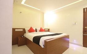 Divines Business Hotel