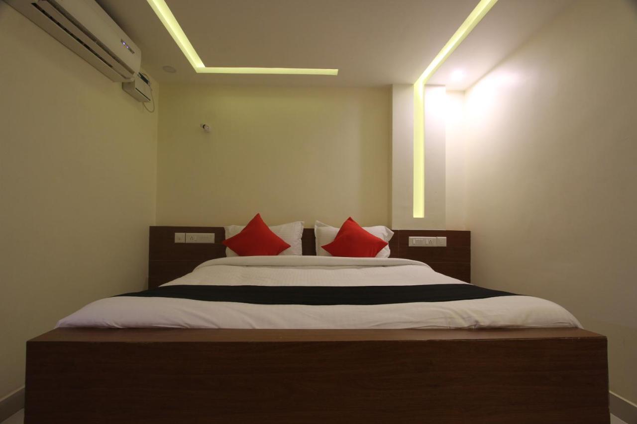 Divines Business Hotel Kuzhittura Exterior photo