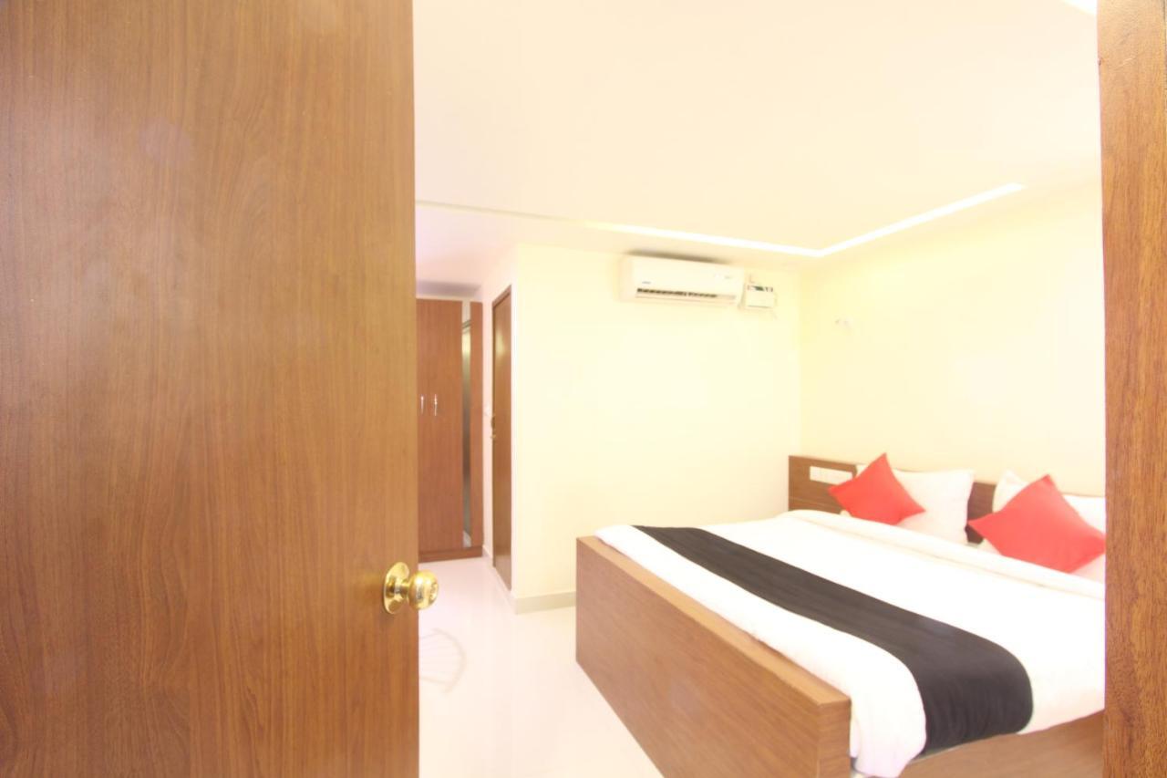 Divines Business Hotel Kuzhittura Exterior photo